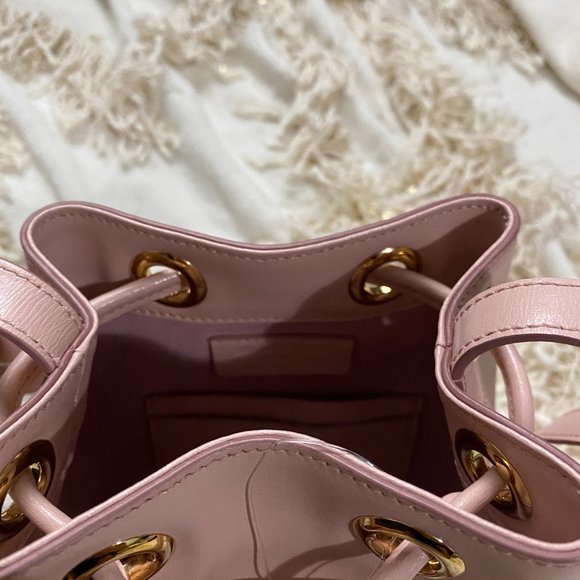 Salvatore Ferragamo City Quilted Gancio Bucket Bag - Picture 6 of 16